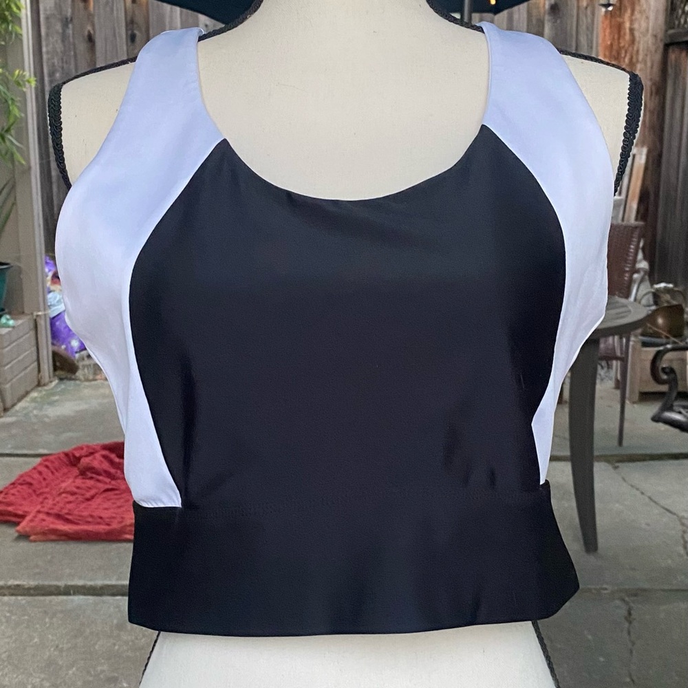Fabletics Black and White Sports Bra Size XL